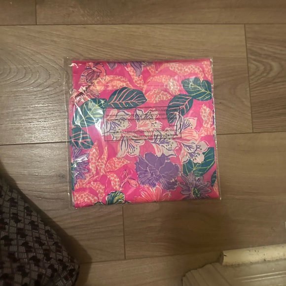 Lilly Pulitzer scarf "Pink Isle" - Picture 4 of 7